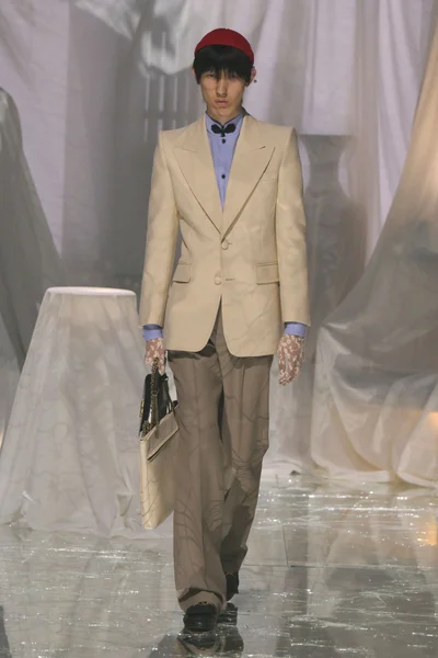 Look 33
